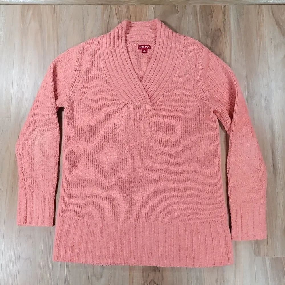 💜Merona Peach/Coral Soft Plush Vneck Sweater Large